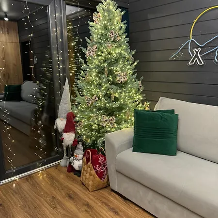 Holiday home Under Sky - з теплим басейном ,чаном-джакузі, панорамною ванною та Playstation 5 Slavske